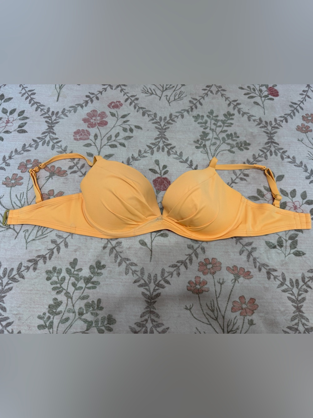 Victoria's Secret underwire push-up bikini top - size 34DD